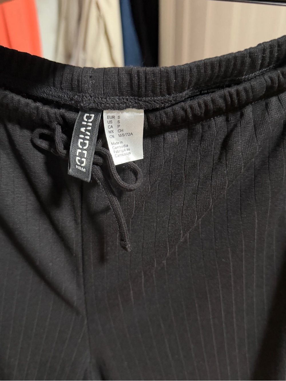 H&M Black Ribbed Drawstring Sweatpants - Picture 2 of 4